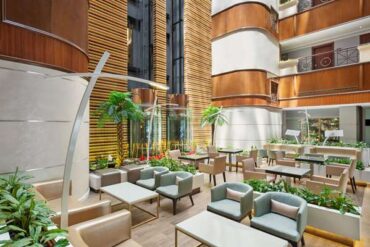 howard johnson plaza by wyndham Business Bay Dubai lobby